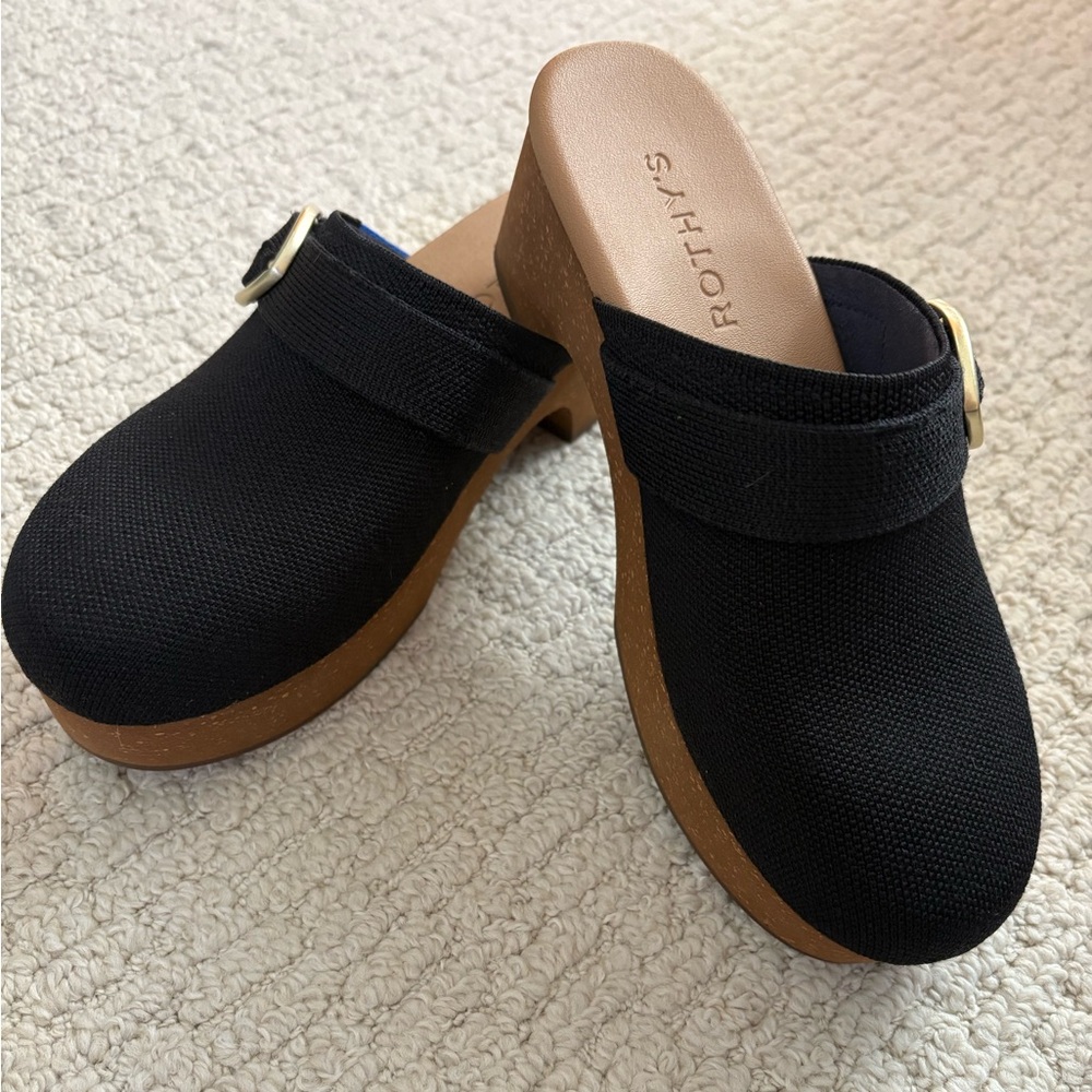 Rothys Classic Clog size 7